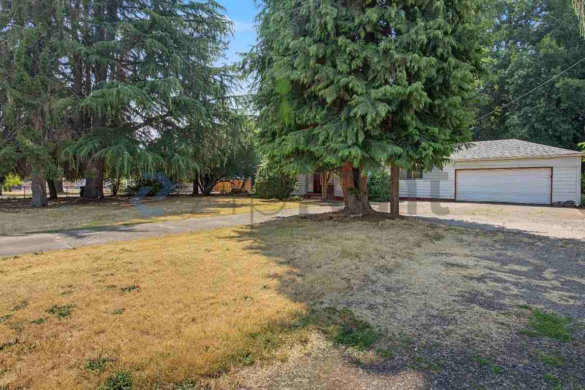 9209 Ne 76th St - Photo 4 of 17