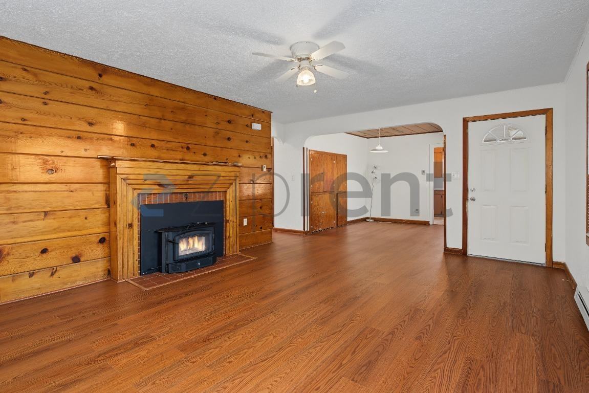 9209 Ne 76th St - Photo 4 of 17
