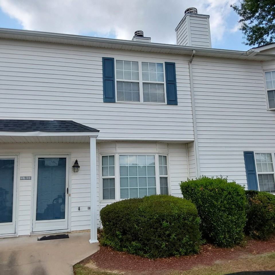 3930 Sterling Pointe Dr - Photo 2 of 7