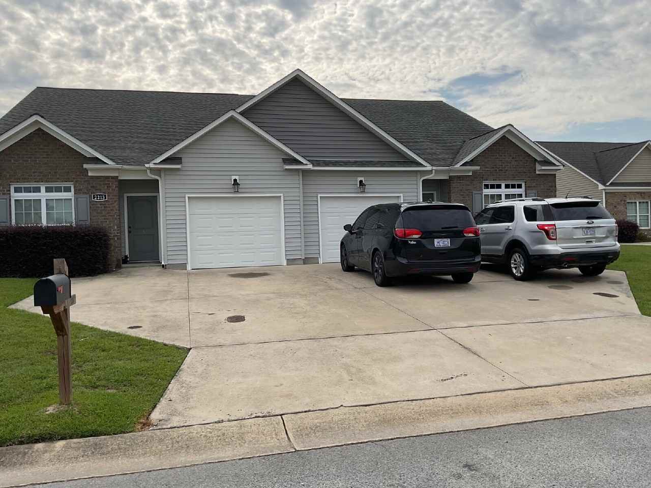 2213 Remington Ct #B - Photo 2 of 7