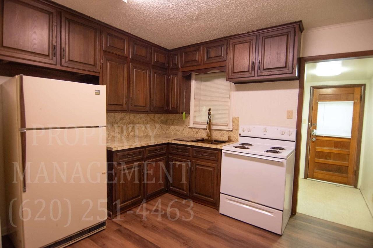 704 Cline Rd - Photo 2 of 16