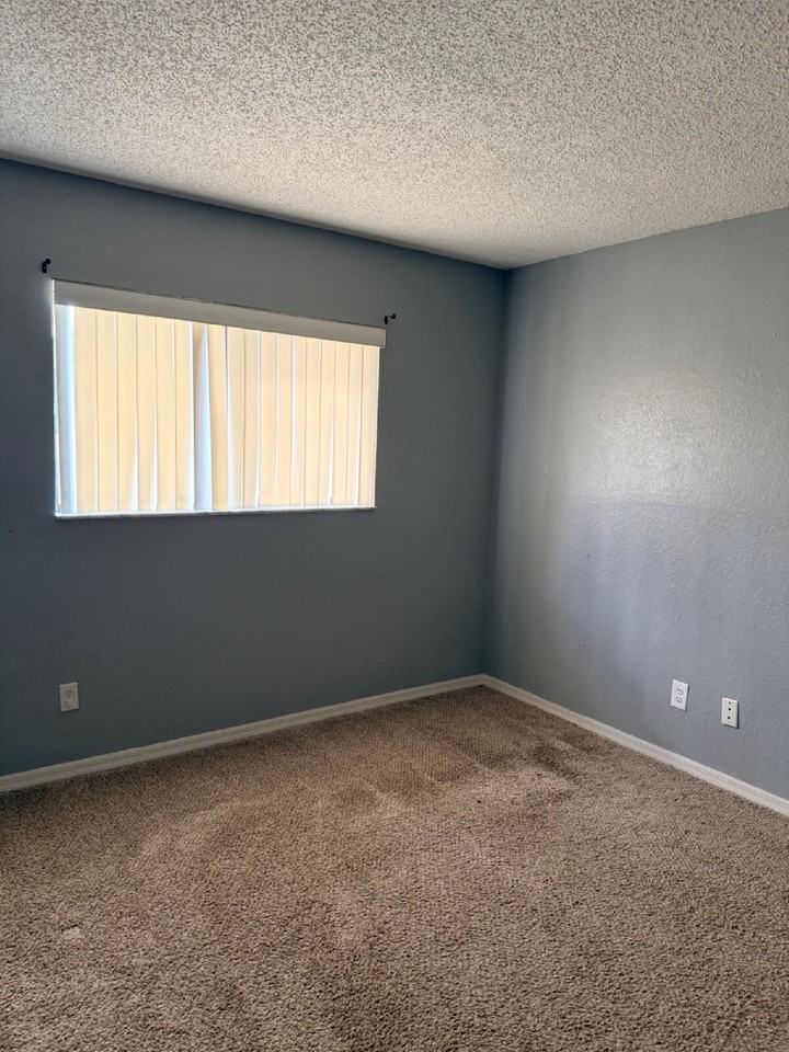 12080 Beck St - Photo 6 of 10