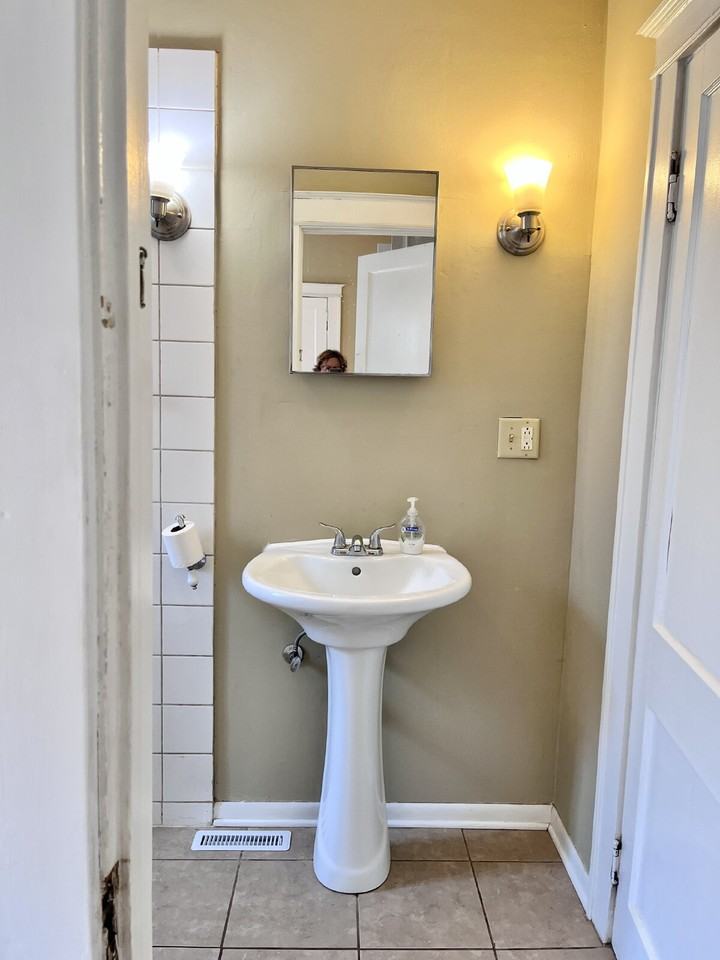 1741 Van Buren Ave - Photo 5 of 18
