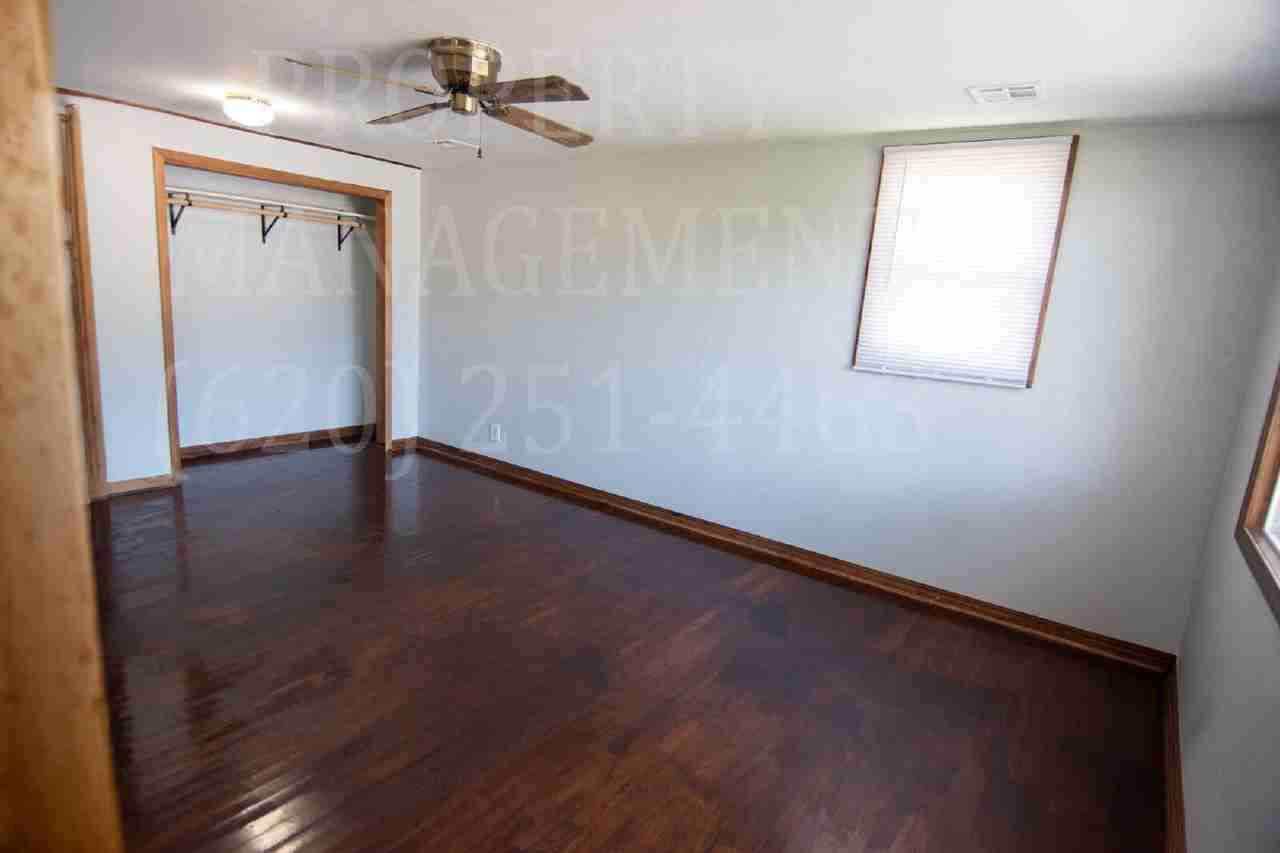 812 Siggins St - Photo 5 of 11