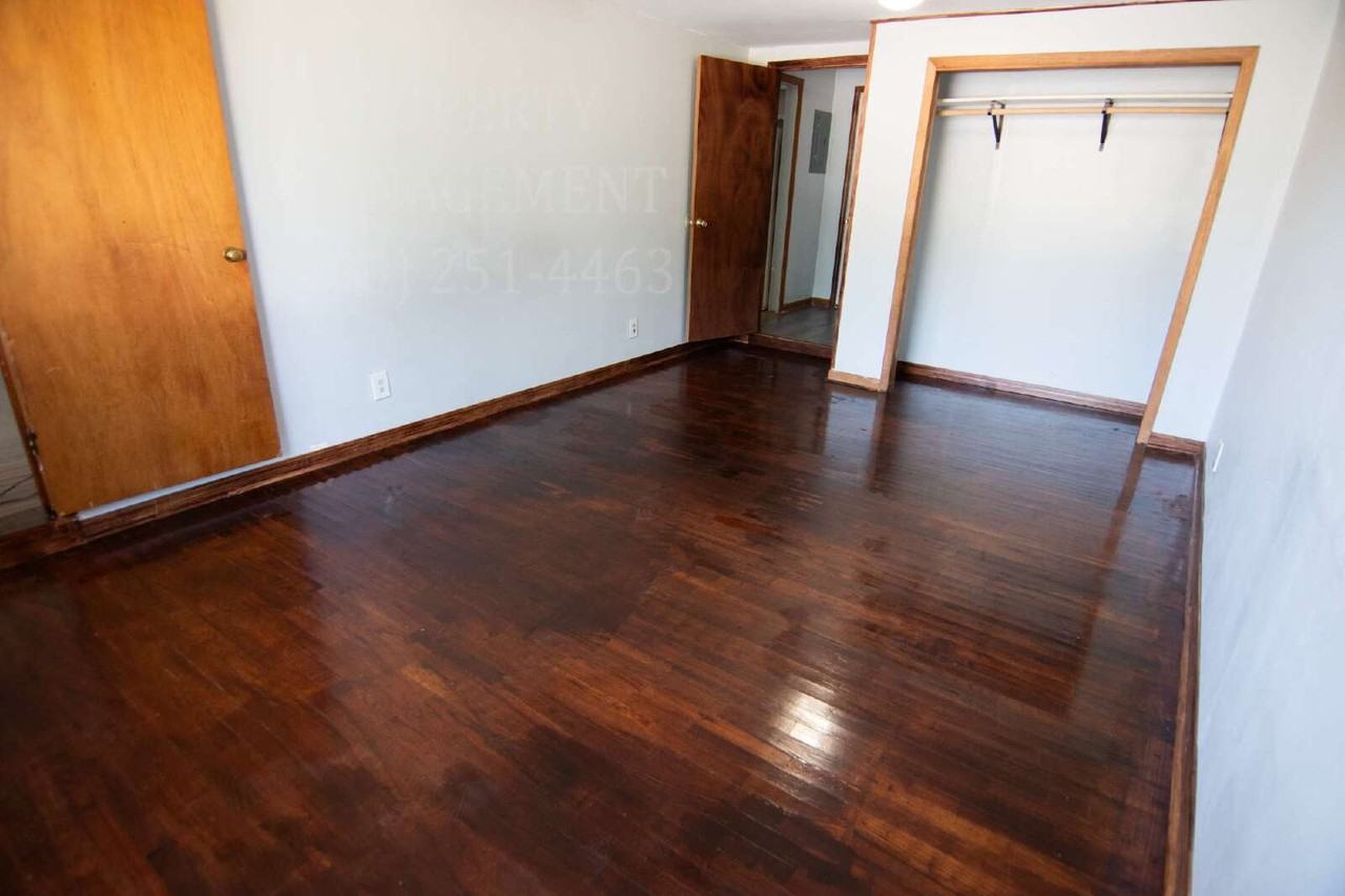 812 Siggins St - Photo 6 of 11