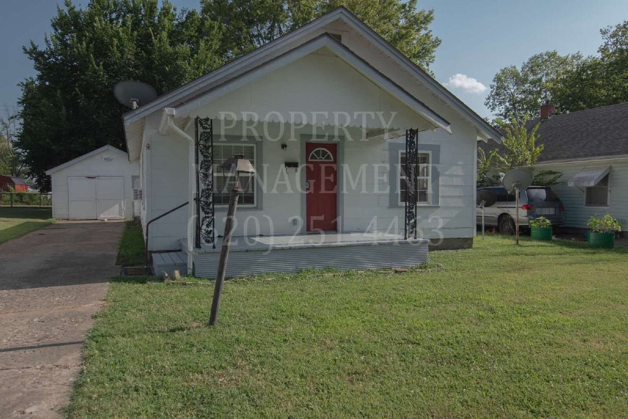 1407 W 6th St - Photo 5 of 11