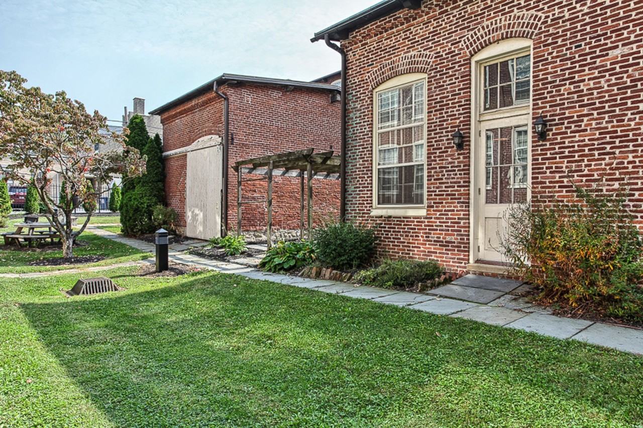Peach Alley Court - Photo 6 of 10