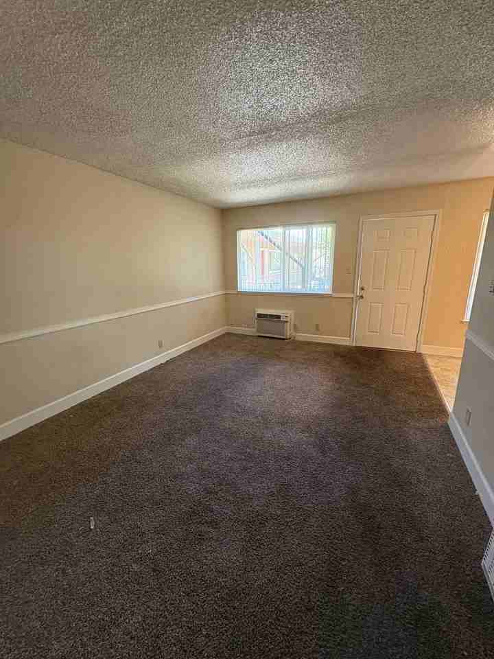 River's Bend Apartments - Photo 5 of 17