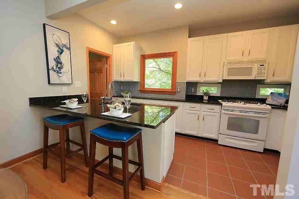 212 Columbia Pl W - Photo 5 of 12