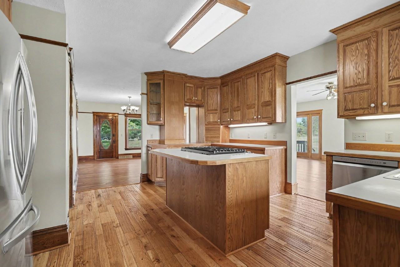5050 Maple Grove Rd - Photo 7 of 25