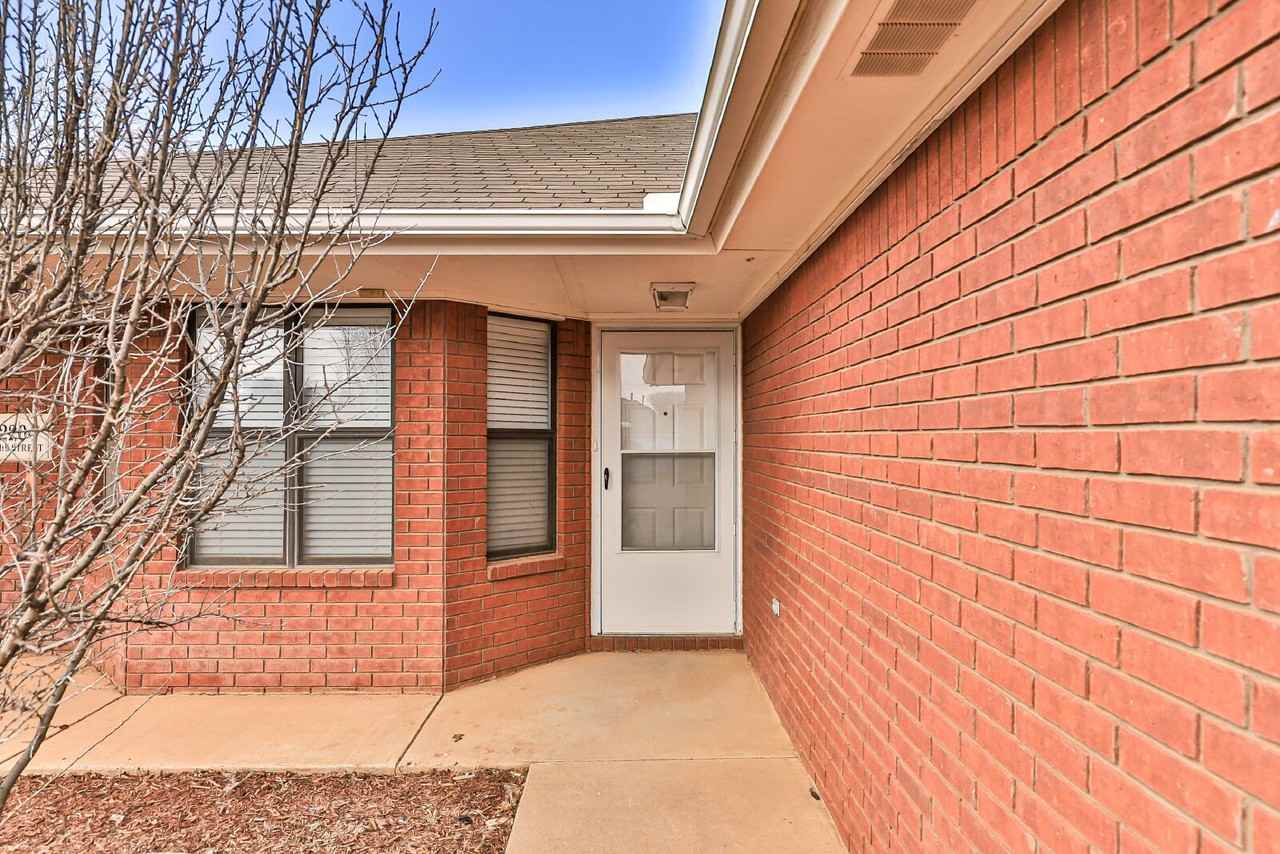 2204 94th St - Photo 3 of 33