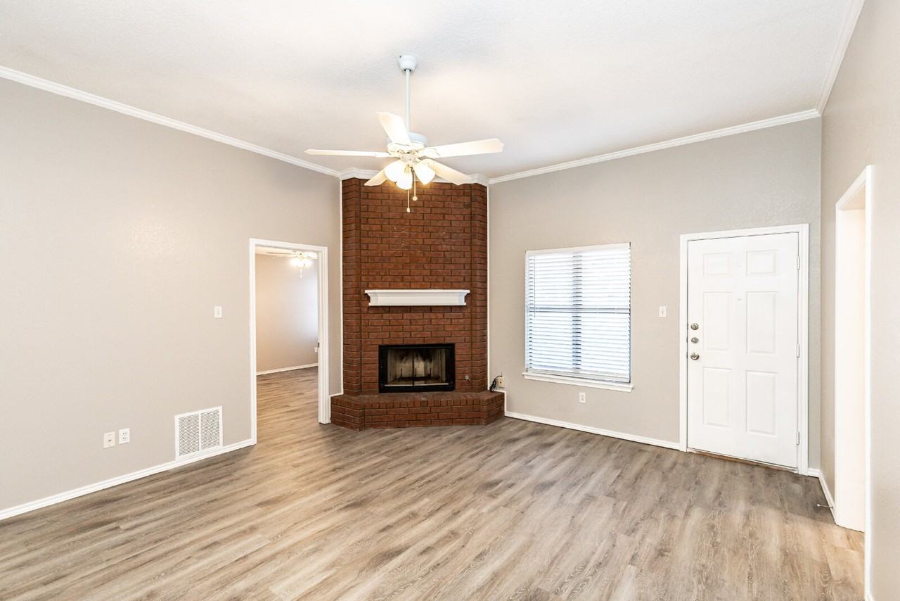 2204 94th St - Photo 5 of 33