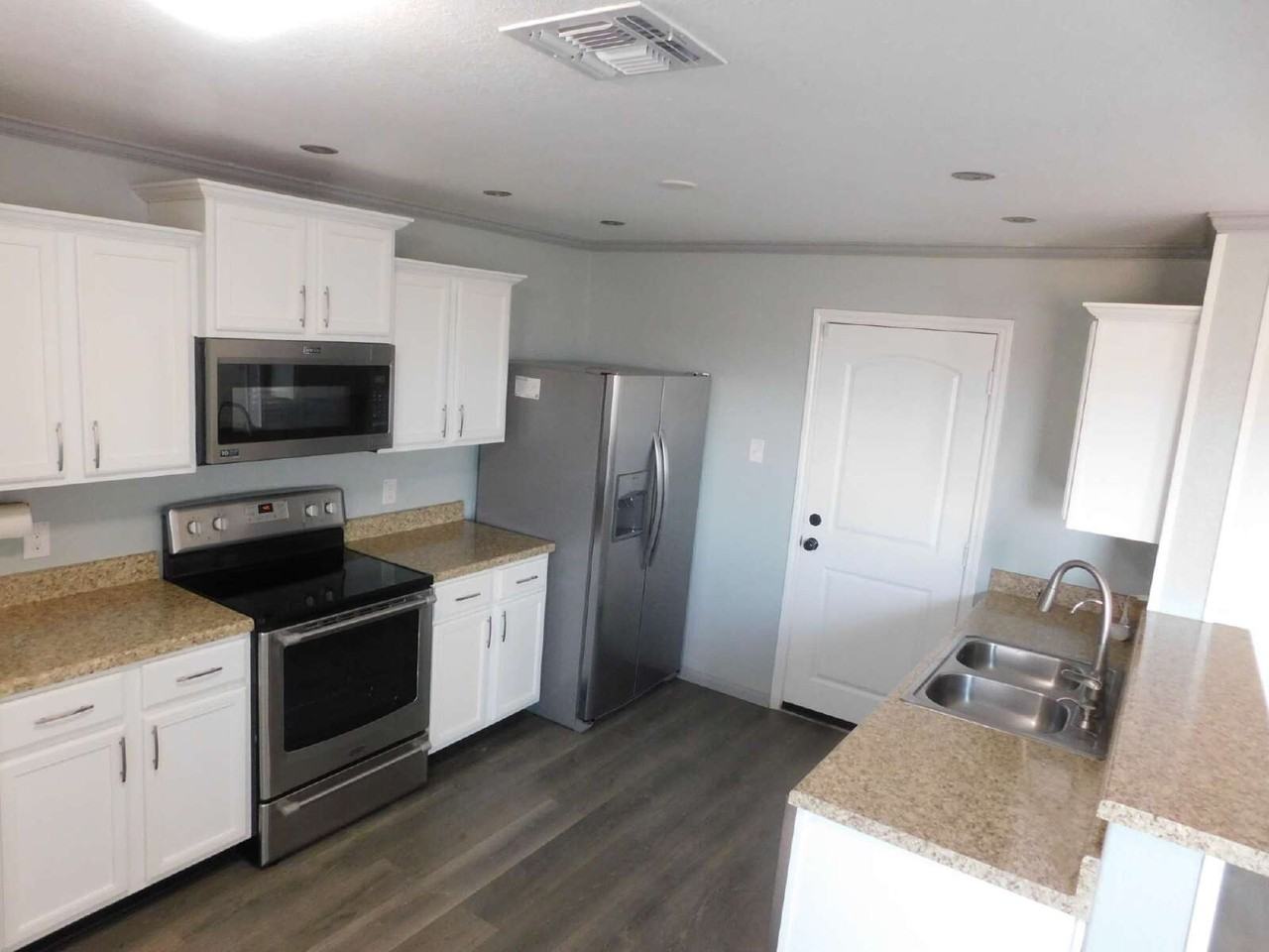 6131 Southern Vis - Photo 5 of 14