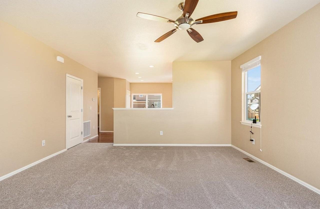 6281 Genoa St - Photo 2 of 20