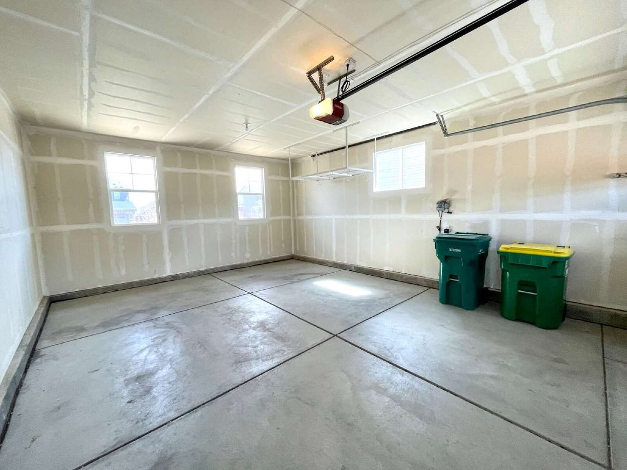 6281 Genoa St - Photo 5 of 20