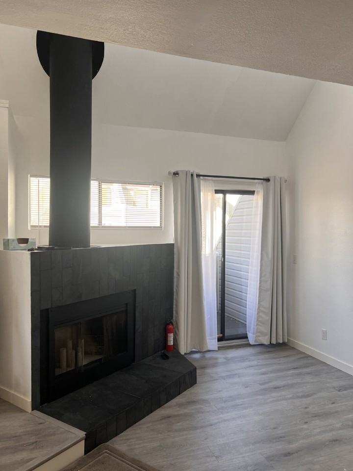 8701 Huron St - Photo 3 of 17