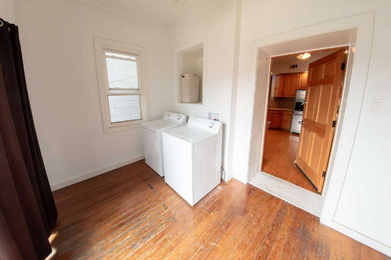 1219 N California Ave #2 - Photo 4 of 19