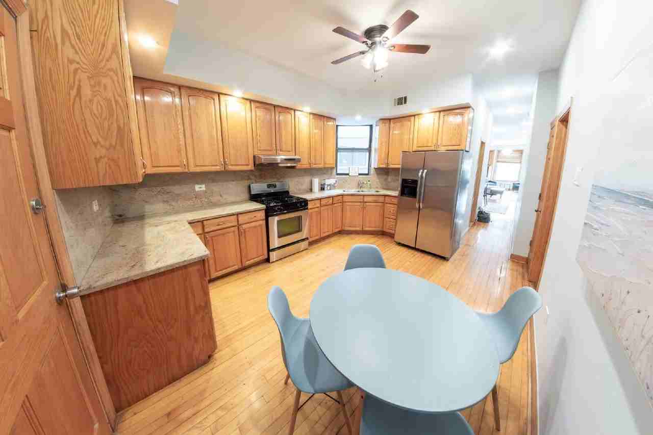 1219 N California Ave #2 - Photo 5 of 19