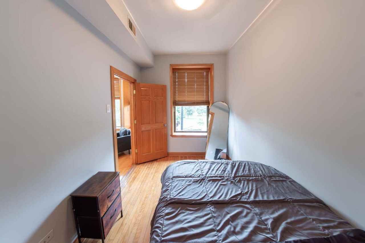 1219 N California Ave #2 - Photo 6 of 19
