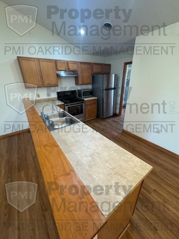 107 Meadow Dr - Photo 6 of 16