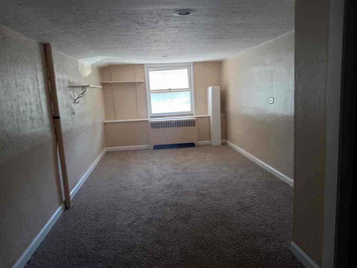 12710 N Saginaw Main House - Photo 5 of 24