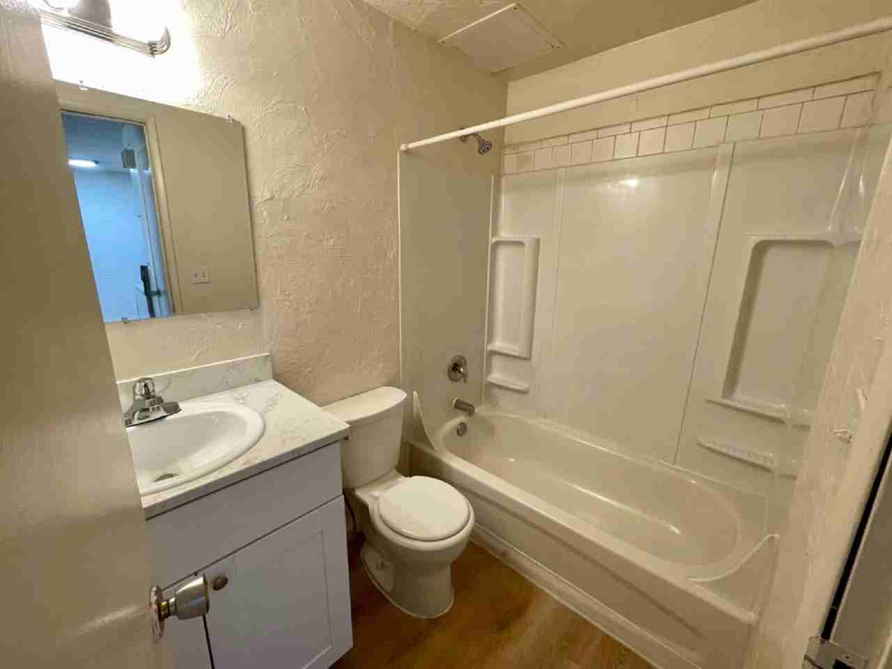 555 Tyler St #19 - Photo 5 of 8