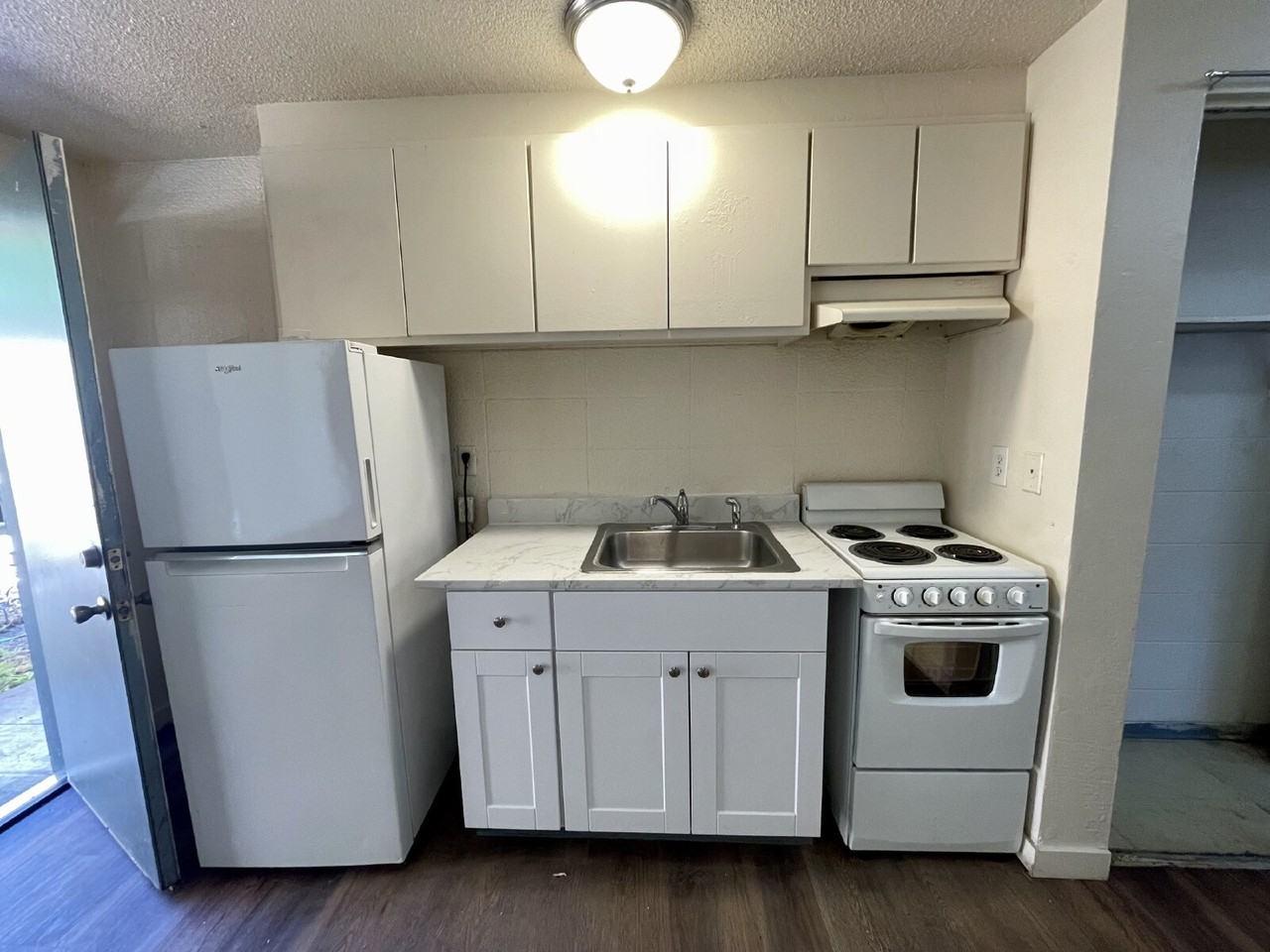 555 Tyler St #21 - Photo 4 of 8
