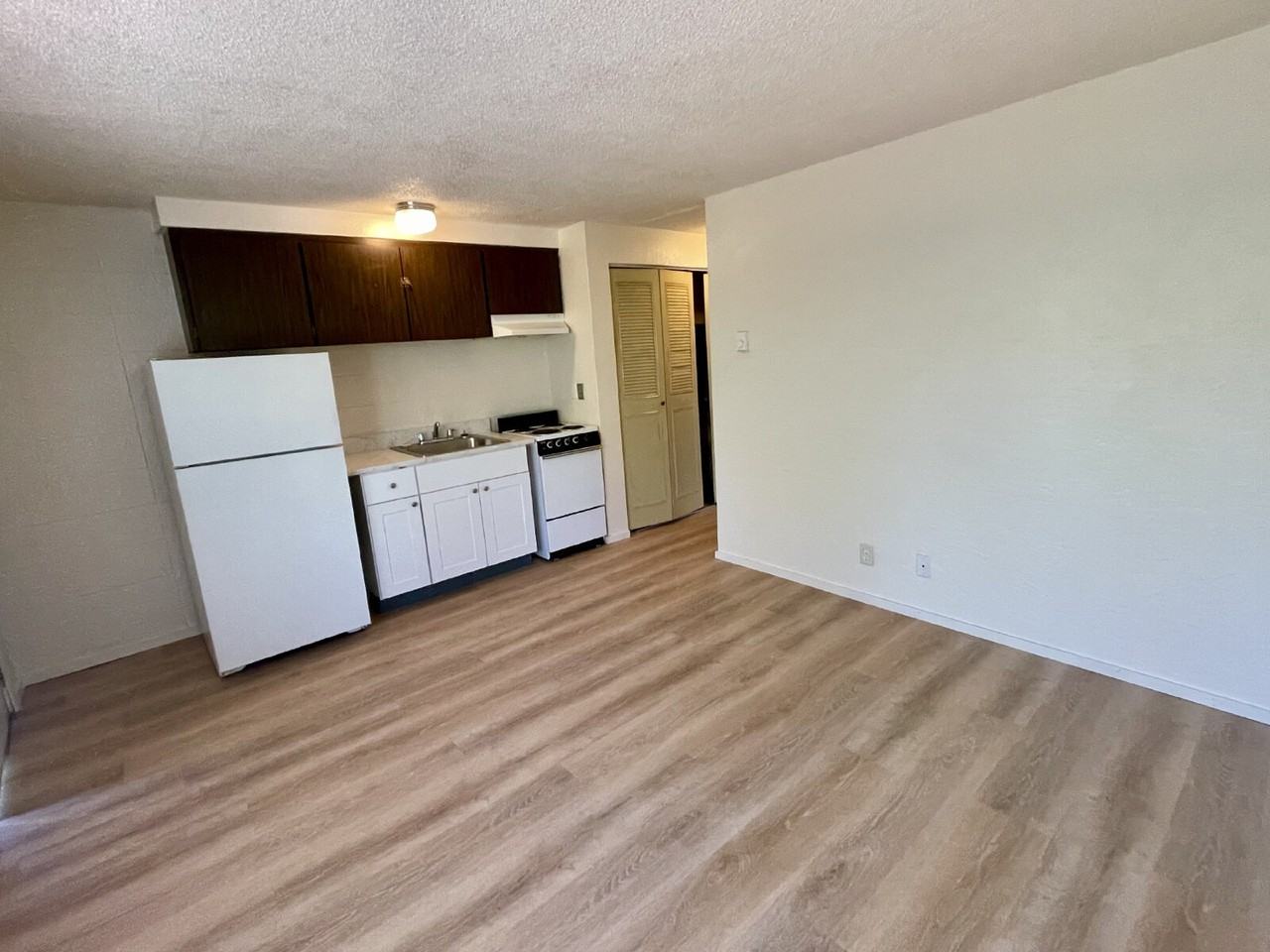 555 Tyler St #24 - Photo 4 of 9