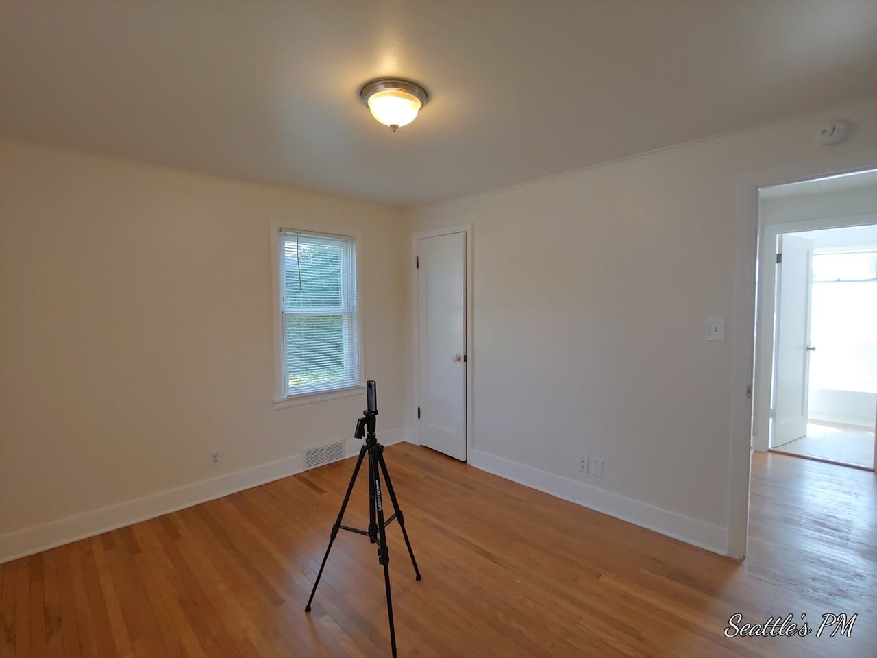 7510 34th Ave Sw - Photo 5 of 13