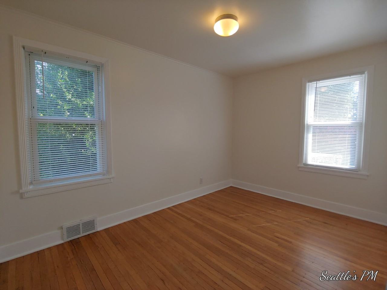 7510 34th Ave Sw - Photo 6 of 13