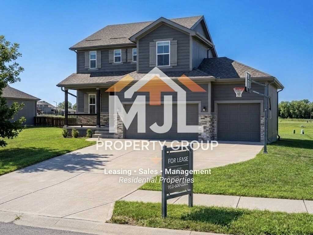 1505 Shane Ln - Photo 2 of 27