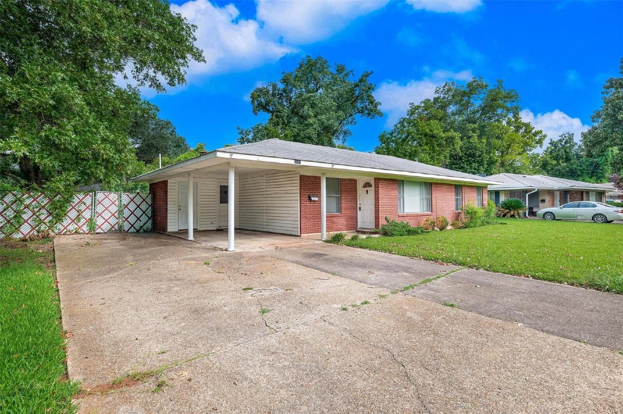 2501 Rosedale Pl - Photo 2 of 6