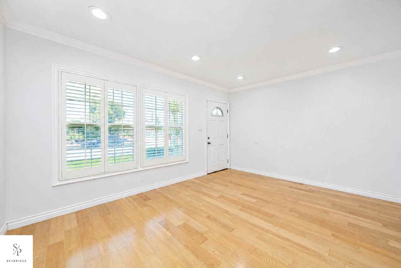 4854 Halkett Ave - Photo 4 of 21