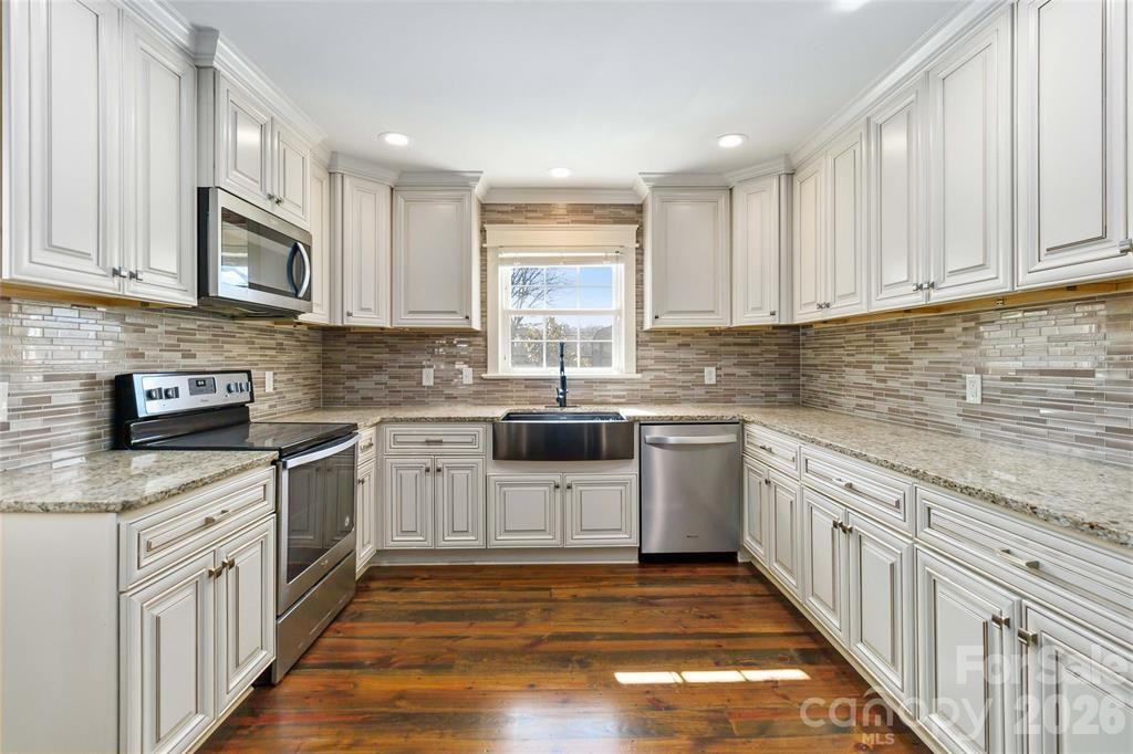7717 Lancaster Hwy - Photo 2 of 26
