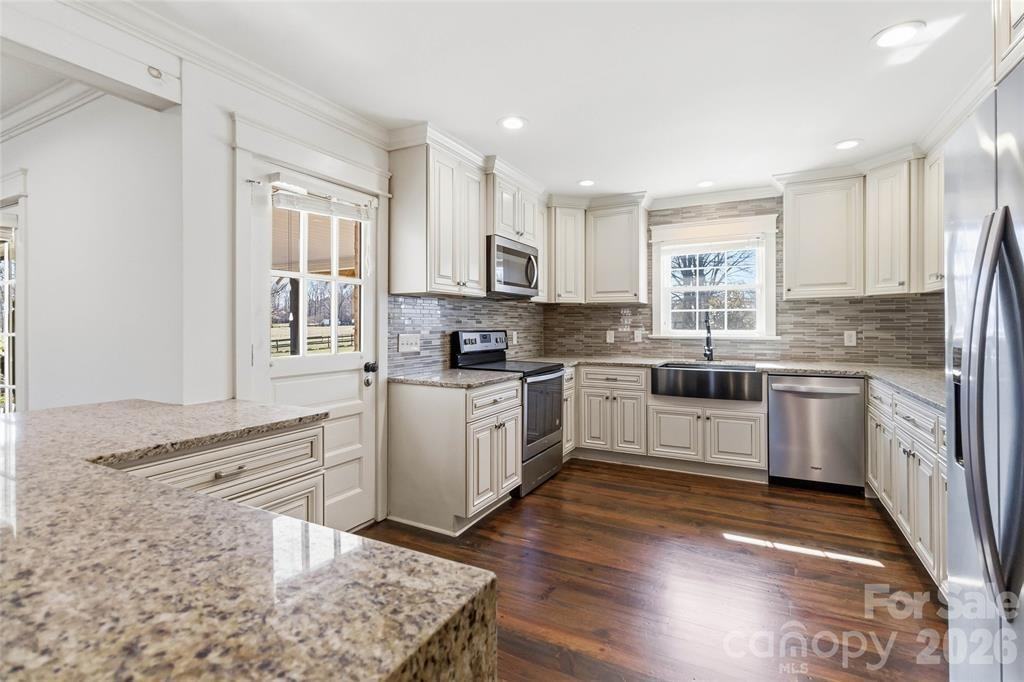 7717 Lancaster Hwy - Photo 7 of 26