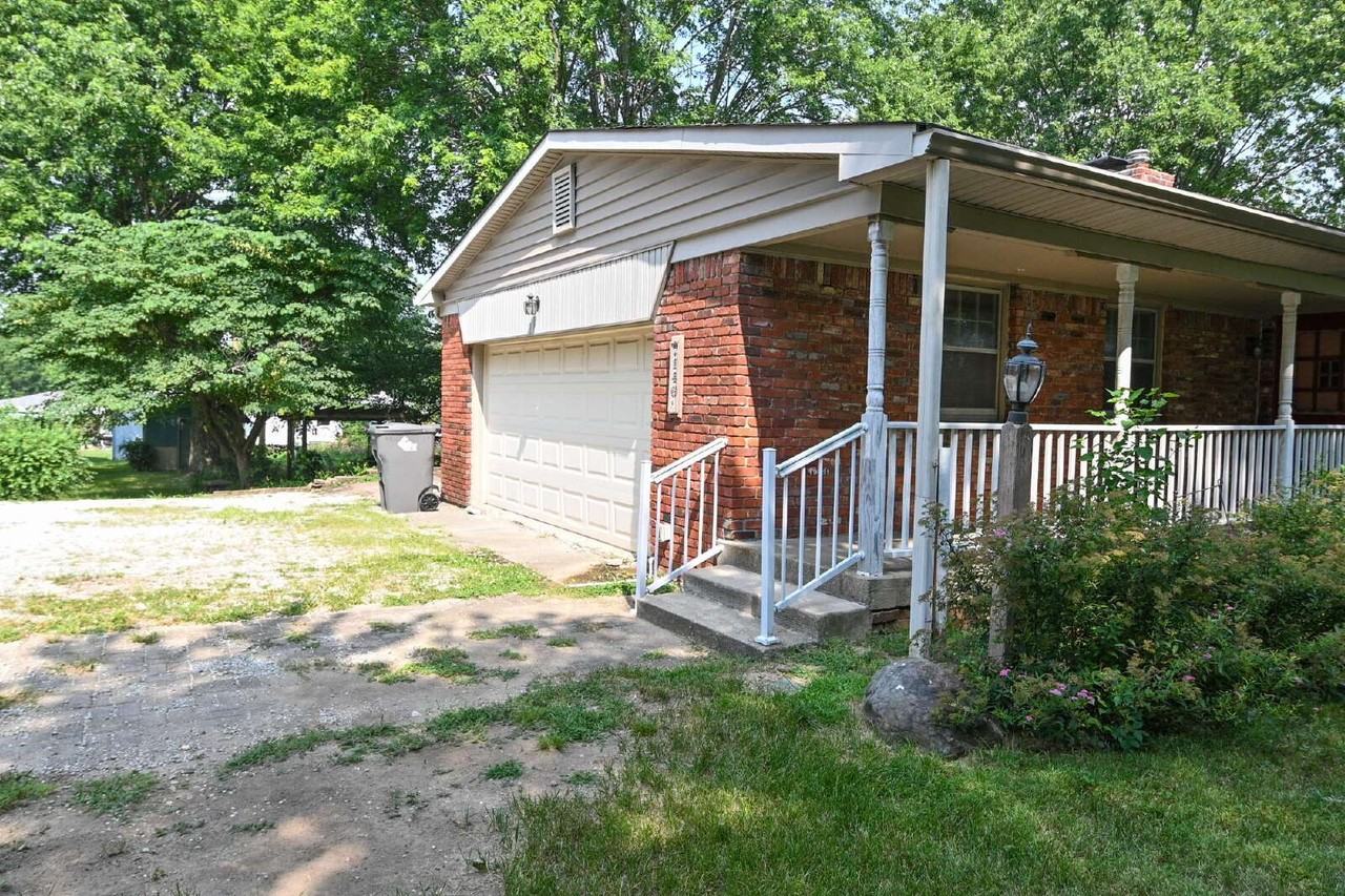 7146 S Meridian St - Photo 4 of 50