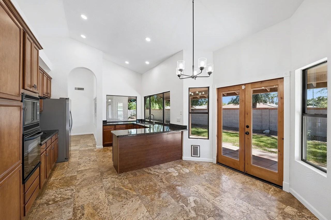 4319 E Lupine Ave - Photo 4 of 40