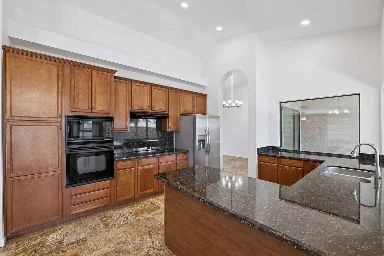 4319 E Lupine Ave - Photo 5 of 40