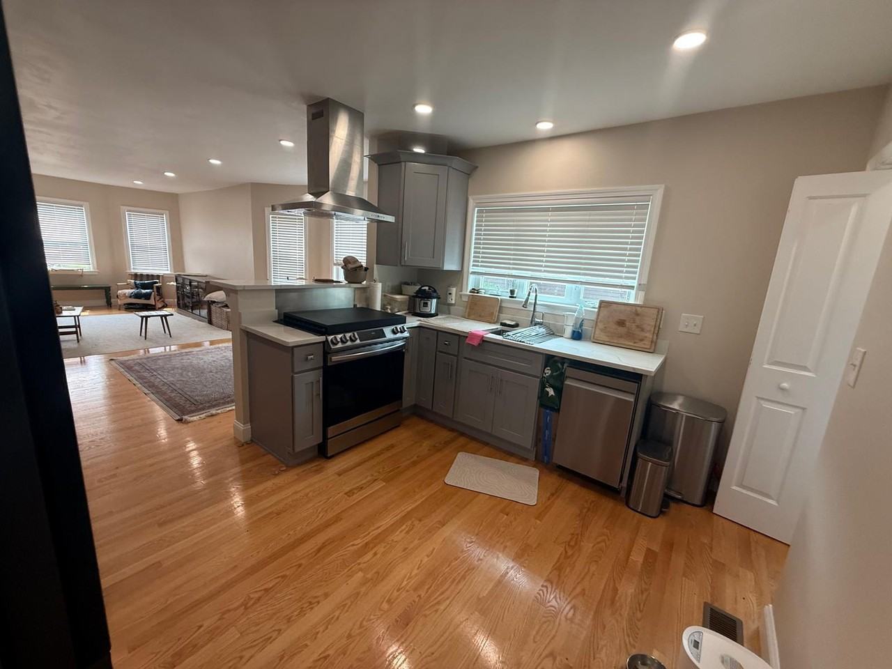 42 Ashland St - Photo 7 of 19