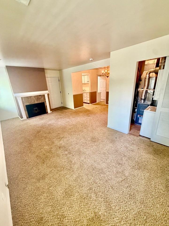 406 E 3335 S - Photo 4 of 11
