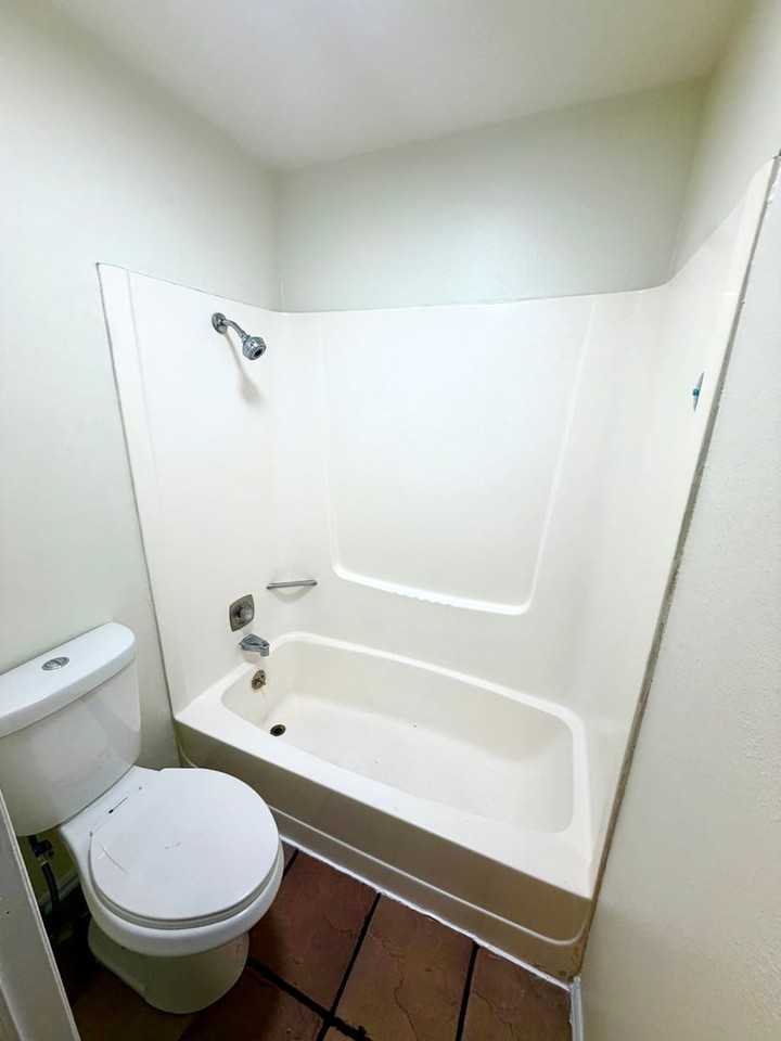 406 E 3335 S - Photo 7 of 11