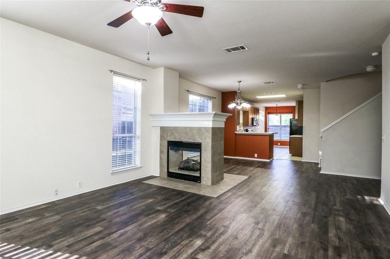 11232 Chaucer Dr - Photo 3 of 23