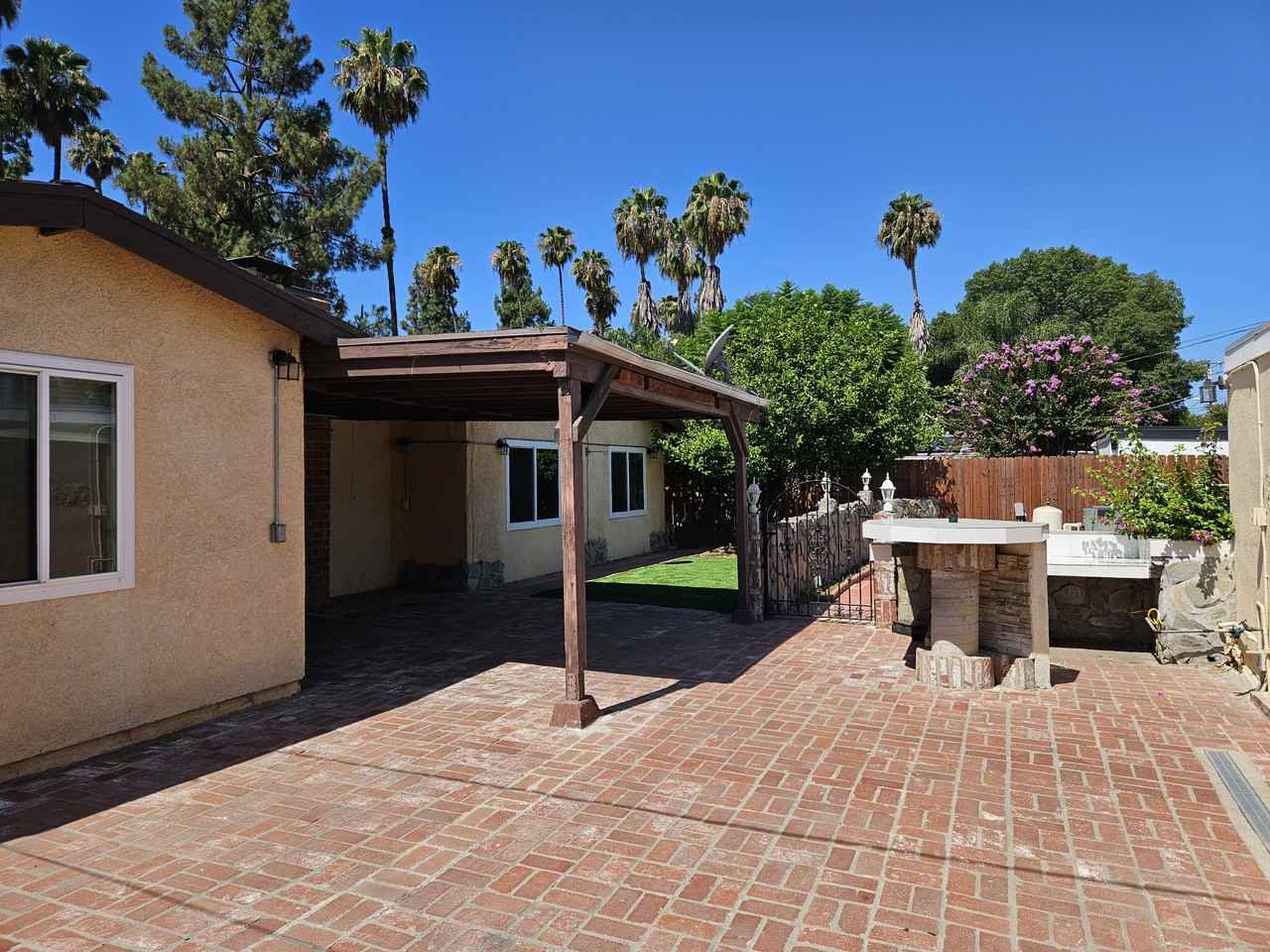 19751 Victory Blvd #NA - Photo 4 of 18