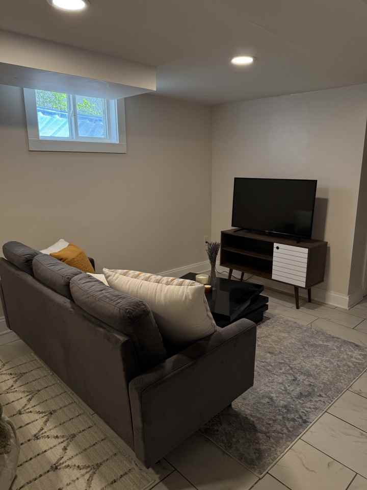 1921 Alabama Ave Se - Photo 6 of 16