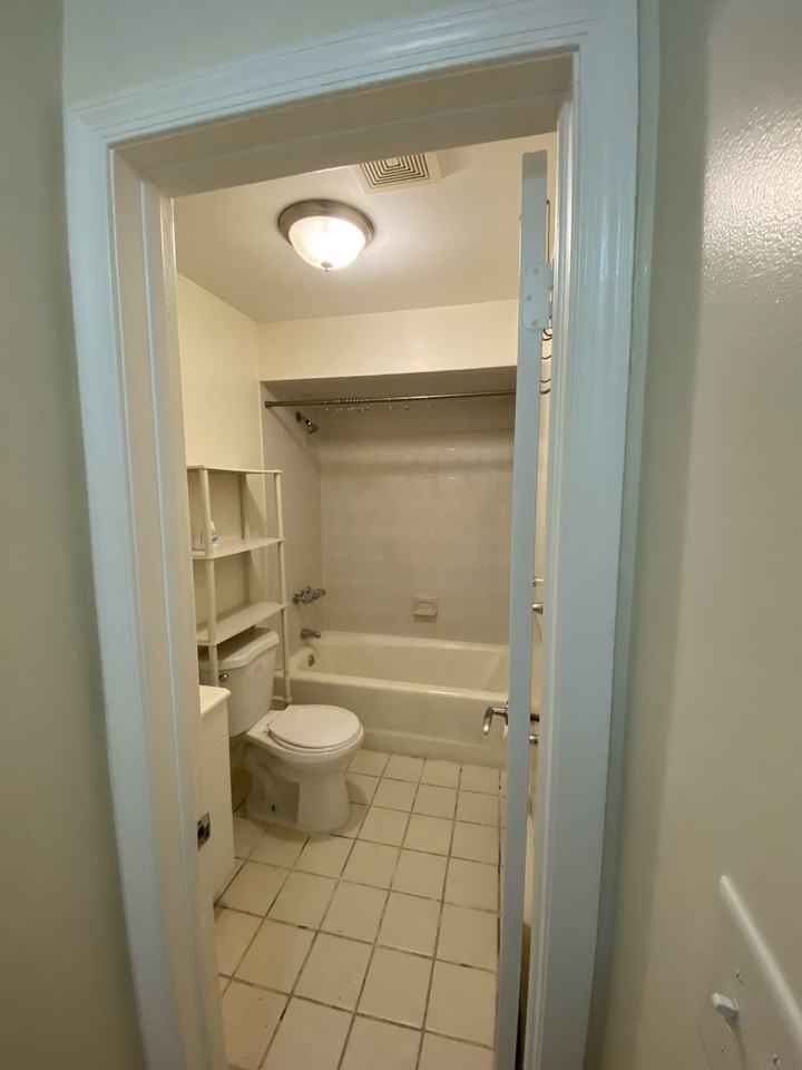 102 Seaview Ave #1 - Photo 5 of 8