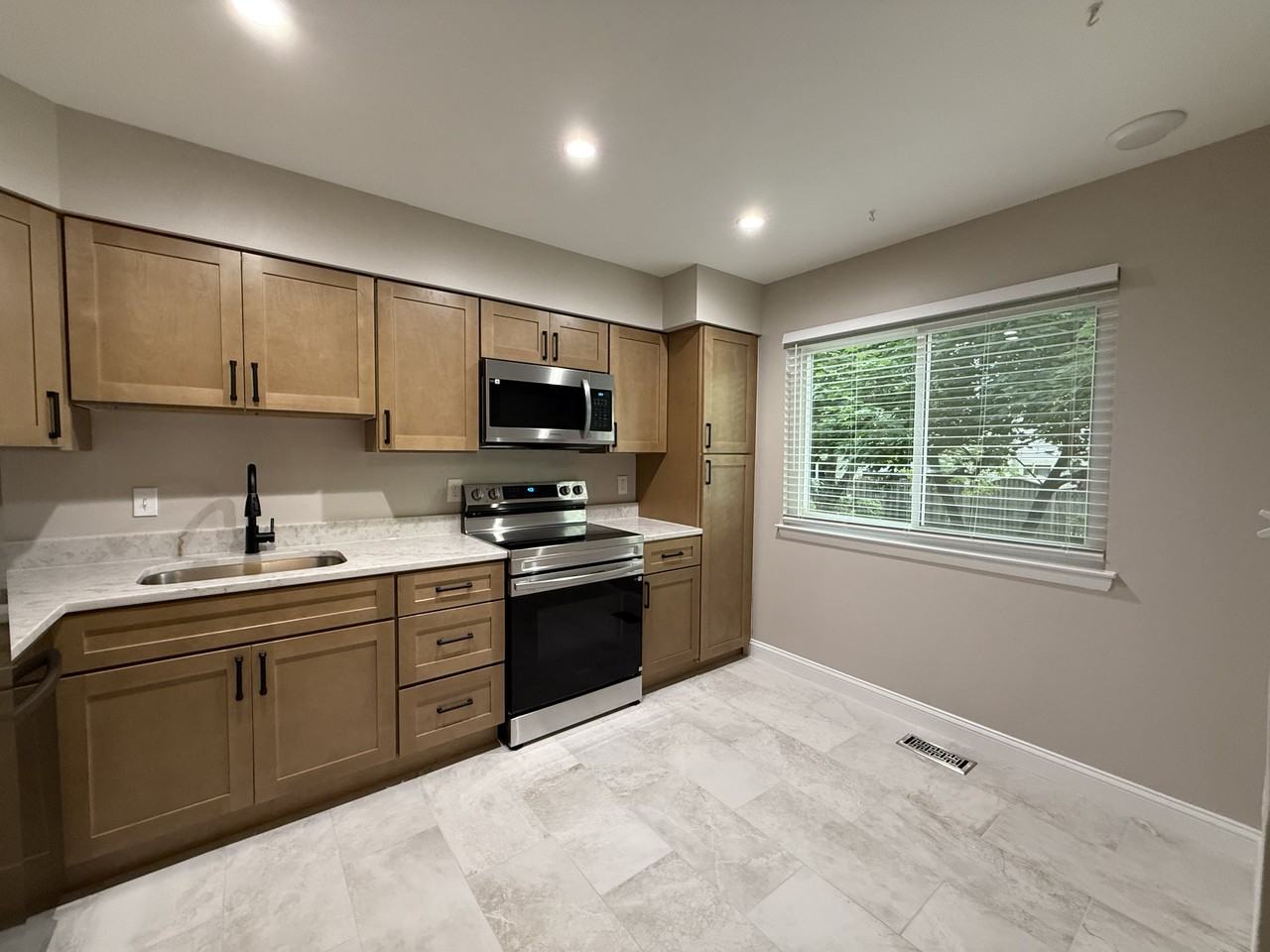 21 Copley Ct #21 - Photo 3 of 15