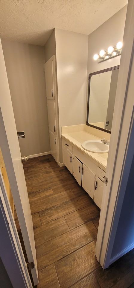 1729 Meadowcliff Dr #NA - Photo 3 of 9