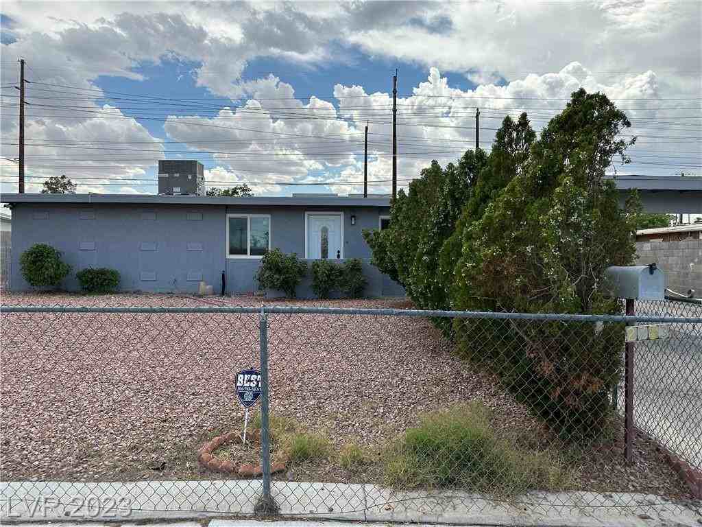 2753 Talbot St #NA - Photo 2 of 43
