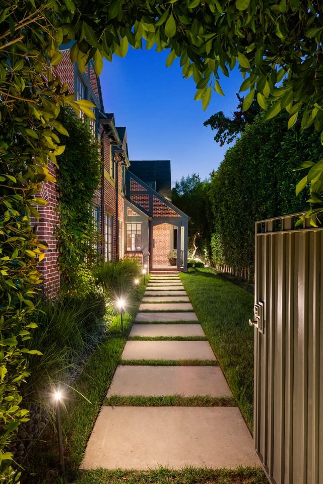 560 S Bronson Ave #NA - Photo 7 of 44