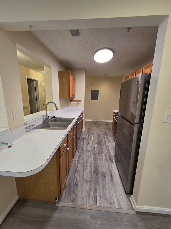Kennington Rd #622 - Photo 3 of 22